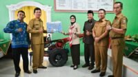 Bupati Pesawaran Serahkan Bantuan CSR Handtractor untuk Tingkatkan Produktivitas Pertanian di Desa Halangan Ratu